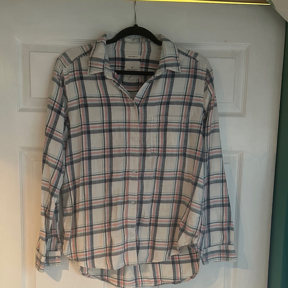 American Eagle White and Pink Plaid Flannel Shirt